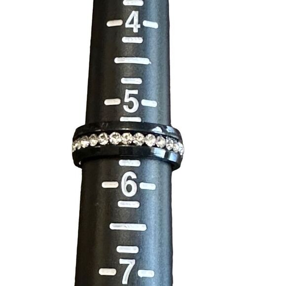 NWOT Size 5 1/2 Stainless steel with zircon eternity band - Picture 4 of 4
